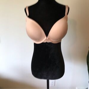 TORRID plunge push up bra.  Brand new with tags. 36 DDD.